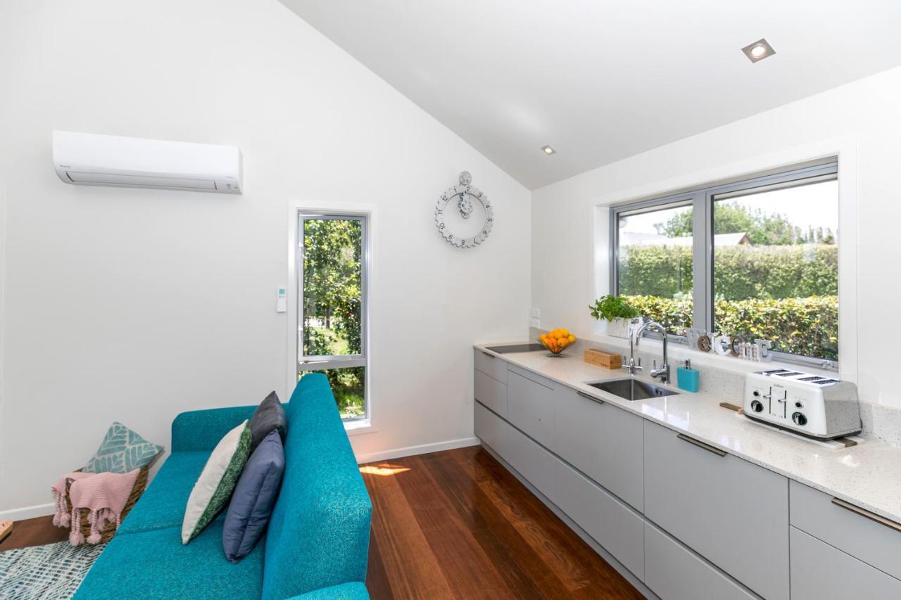 Spacious Modern Two-Bedroom Apartment Hamilton Exterior photo
